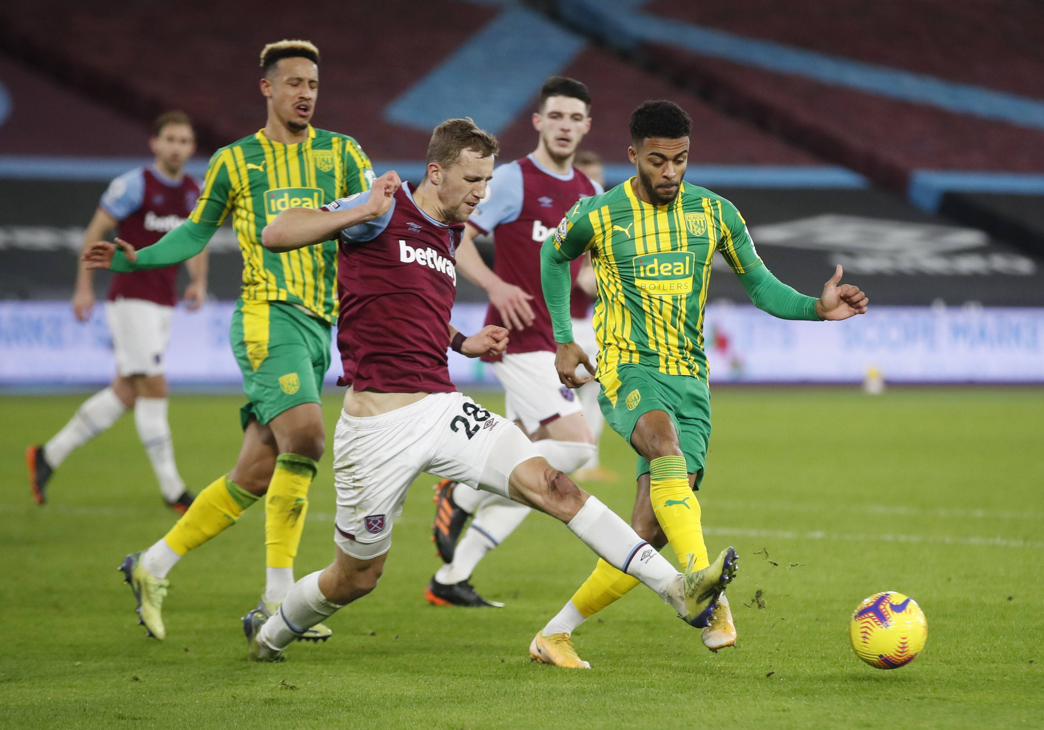 颖而出的呢 颖而出的呢